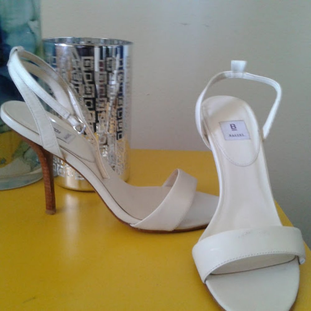 Blue Velvet Pumps - Picture 11 of 16